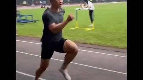 See World Class 100m Sprinter Running Up Close