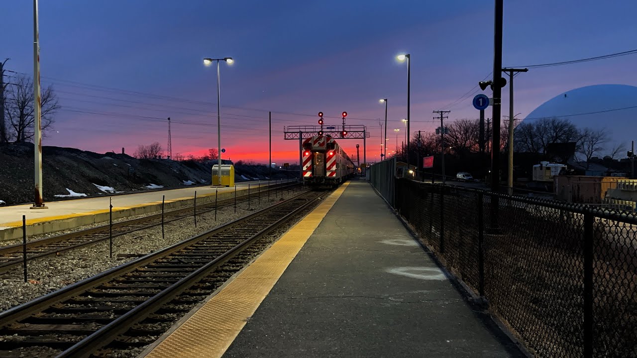 Valentine’s Day Railfanning At Western Ave Station | February 14, 2026