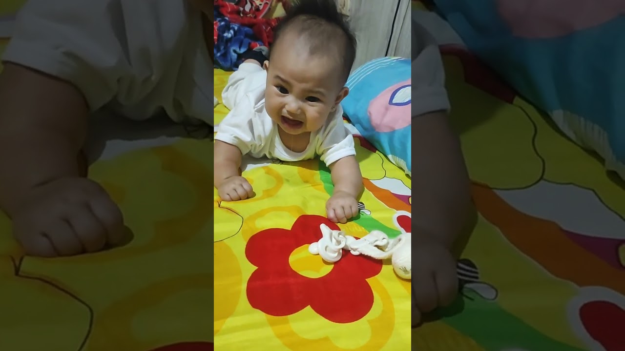 Kylie the gigil queen @ 4 months 😁🩷🎀