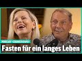 Weniger ist mehr – Fasten für ein langes Leben | Podcast «ZwägHochZwei» | Folge 2