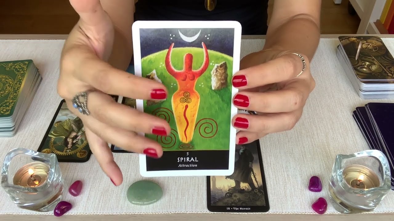 GUÍA ESPIRITUAL DE SEPTIEMBRE 🦋 El Ermitaño 🏮 Bajando luz a tu