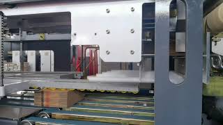 FULLY CACUUM TRANSFER HIGH SPEED FLEXO FOLDER GLUER WITH AUTO STACKER MACHINE. SPEED 450PCS PER MIN