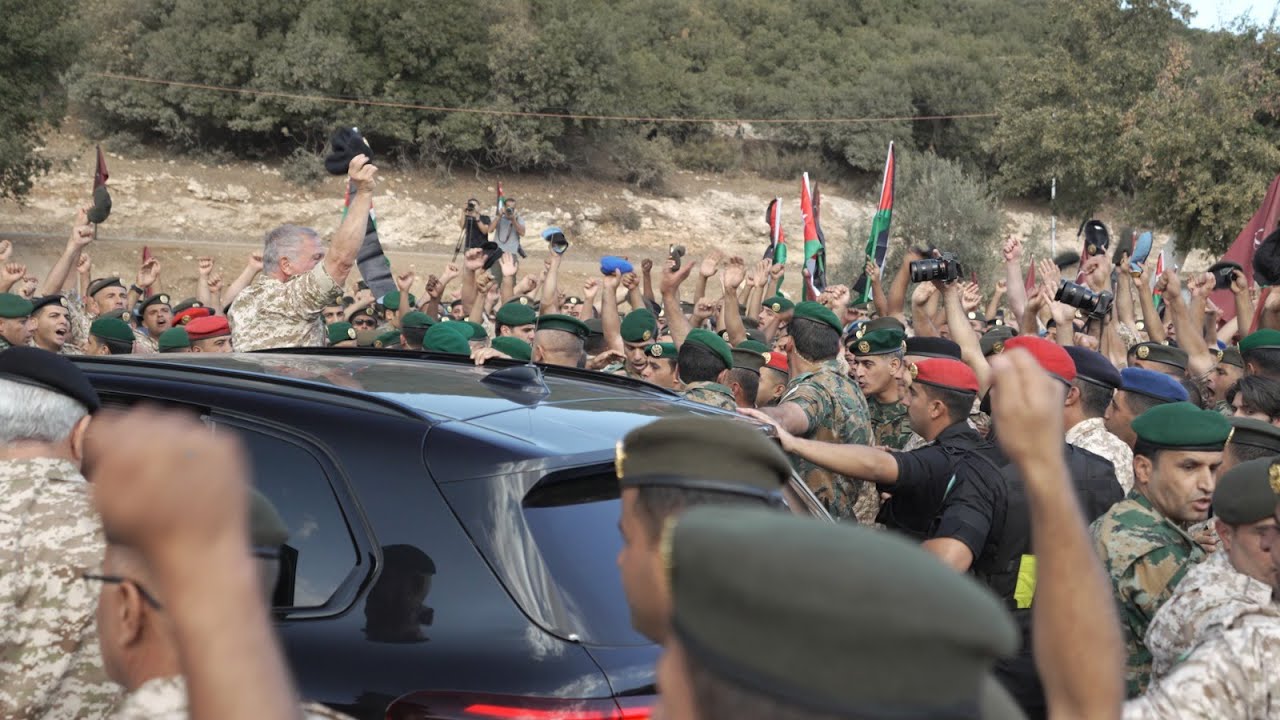 من زيارة جلالة الملك عبدالله الثاني، يرافقه سمو ولي العهد، إلى قيادة المنطقة العسكرية الشمالية