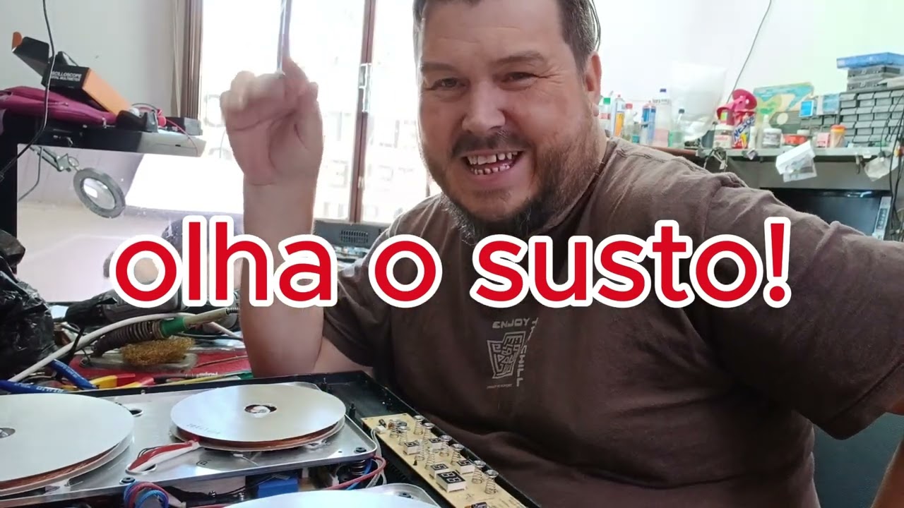 Video 1 do conserto fogão de indução Britania mod. BCT04P...