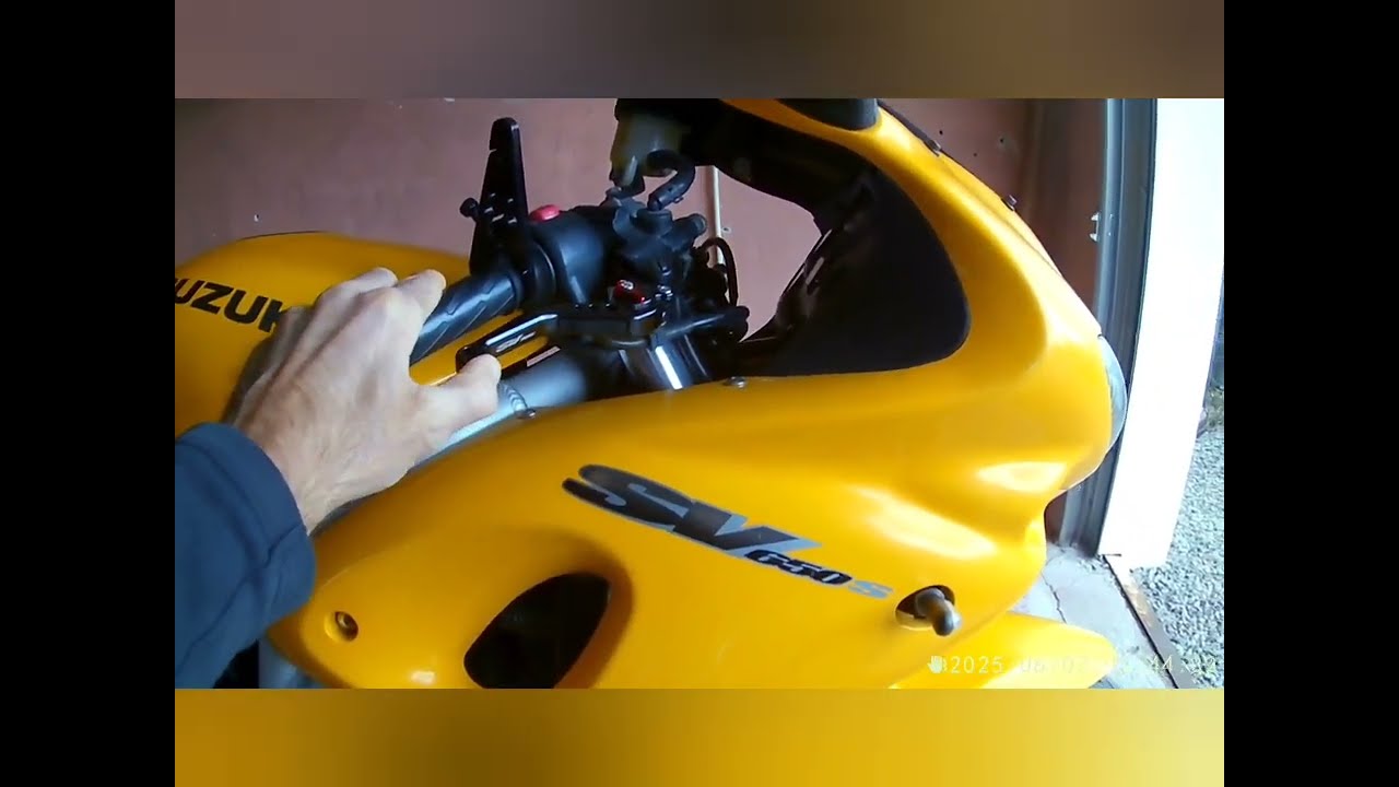 Suzuki SV 650 S (1999) front brake lines replacement for €20.