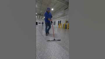 Epoxy Floor in WAREHOUSE 🔥🇺🇸#construction #resin #concrete #transformation