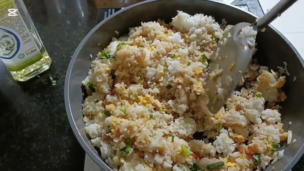 បាយឆា ពងទាបីគ្រាប់ នឹងស្រុះបង្គា