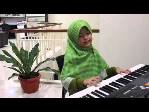 Gadis Kecil Berjilbab Main Piano Lagu IBU Haddad Alwi