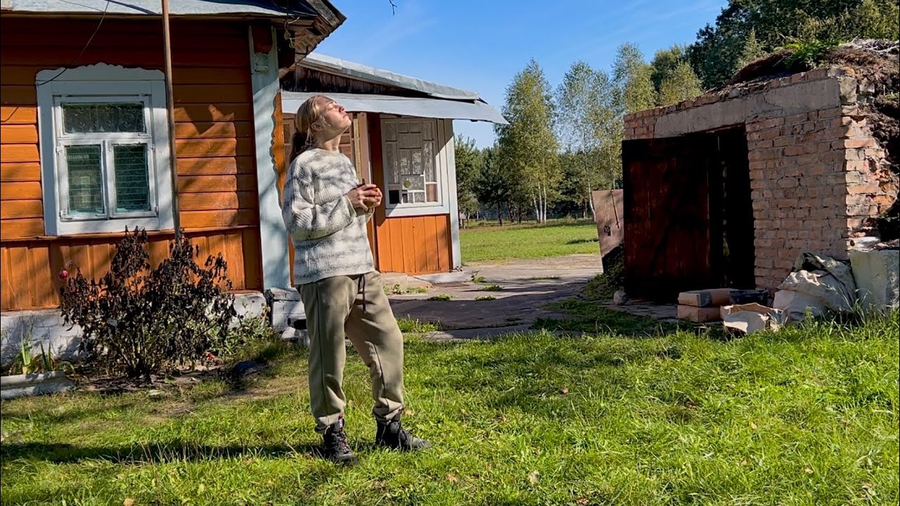 Жизнь в БЕЛОРУССКОЙ ДЕРЕВНЕ | Превращаем участок в уютное место | Ставим забор вдвоем