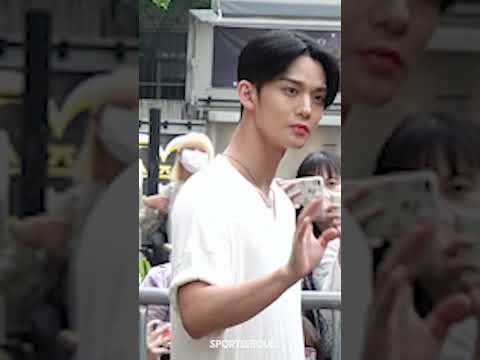 섹시 포즈 요청에 무너진 배진영 #<strong>cix</strong>