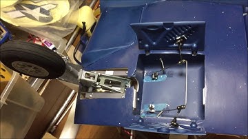 Top Flite Giant F4U Corsair ARF mechanical gear door