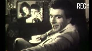 Comercial Nescafé de Tomás Vidiella en Esta noche fiesta (1978)