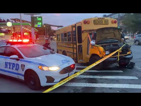 CRAZY 🔥 Stolen School Bus Leads to Police Chase in Brooklyn - YouTube