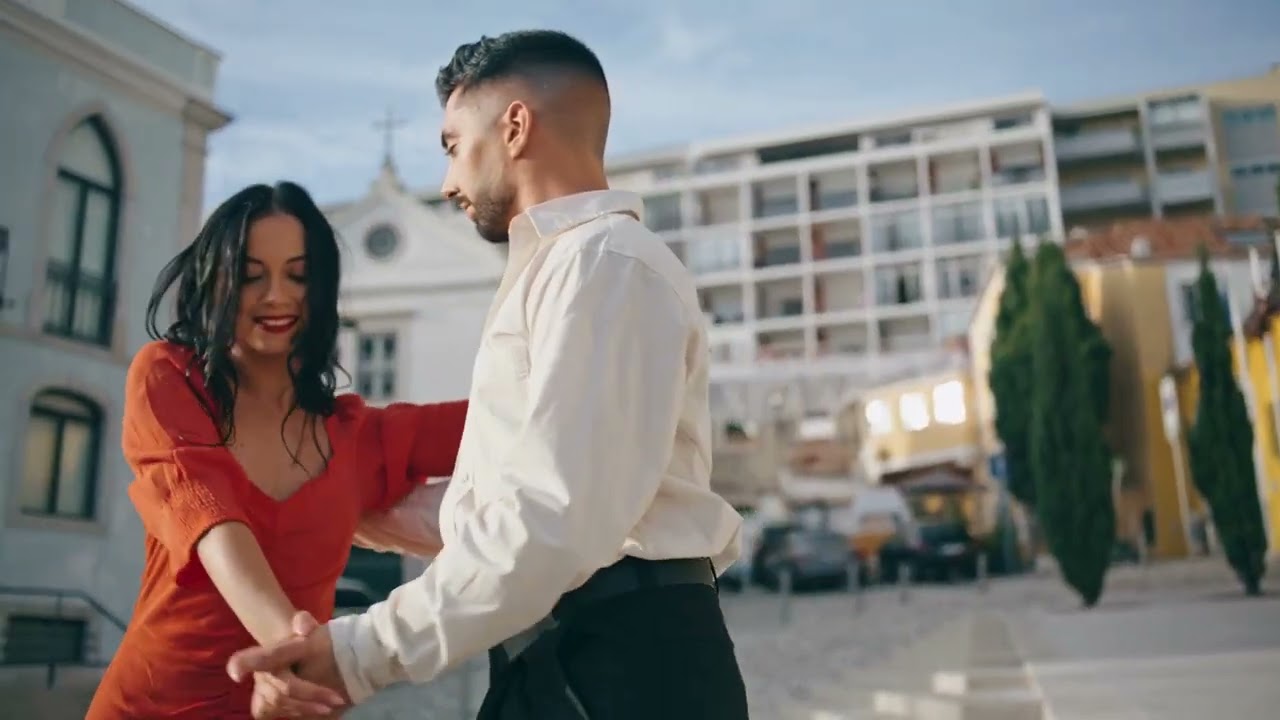 "Bachata à Perpignan" en francés y español, rumba para bailar, "Que les vacances commencent !"
