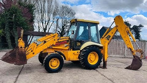 JCB 3CX 4WD BACKHOE DIGGER C/W EXTENDING DIG & MANUAL GEAR BOX