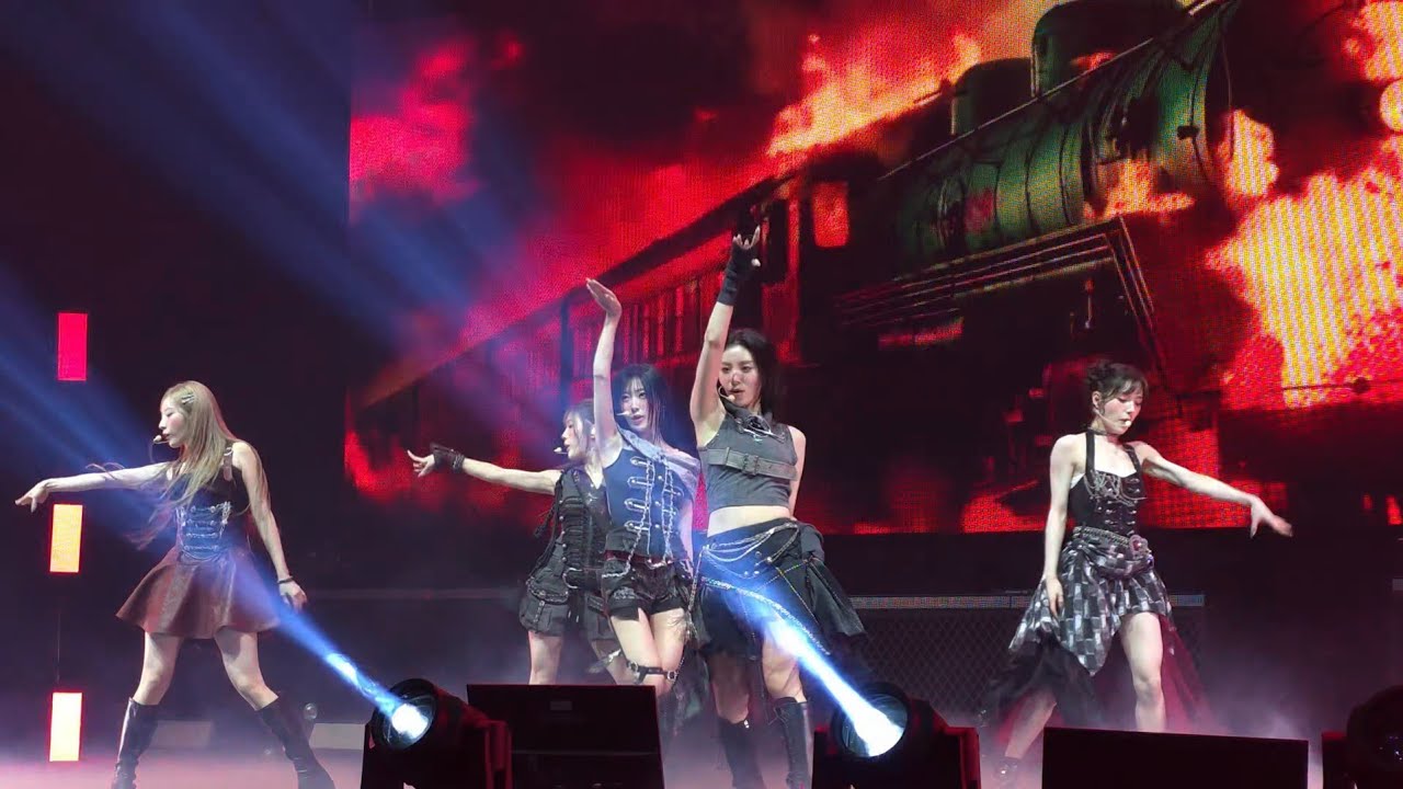 260208 아르테미스 (ARTMS) - Red Light(f(x)) Cover