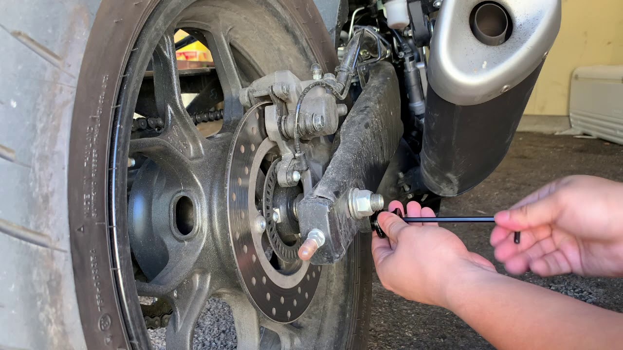 HOW TO INSTALL REAR SWINGARM SPOOLS 2019 YAMAHA YZF R3 YouTube