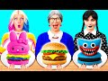 Wednesday vs Oma Koken Uitdaging | Verbazingwekkende Keukenrecepten DaZaZa Challenge