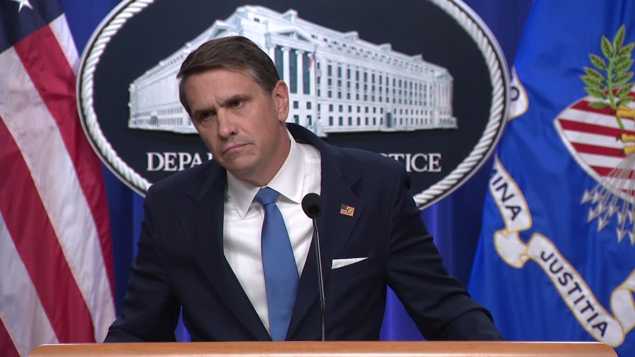 DOJ confirms civil rights probe into Alex Pretti's death