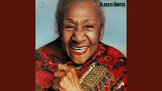 Video thumbnail of "Alberta Hunter - You Can't Tell The Difference After Dark"