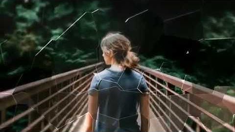 Shattered Glass Parallax Slideshow - After Effects Template