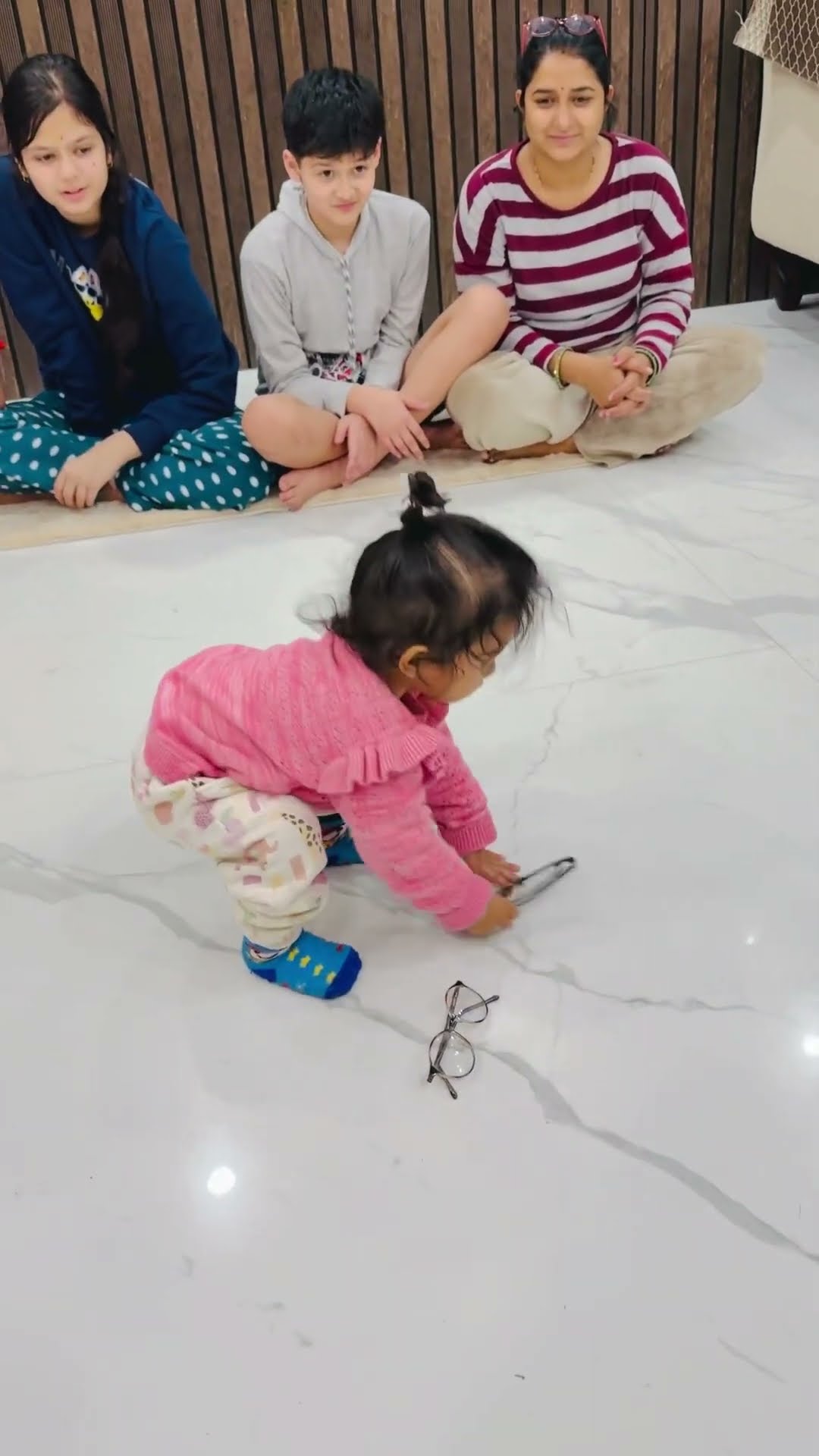 Cute baby ko kon kon subscribe Karega ???
