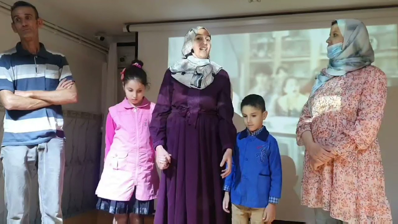 مجمع التربية و التعليم الخاص مريمش - ولية التلميدين بوغديري تركرم الأساتذة في عيد المعلم