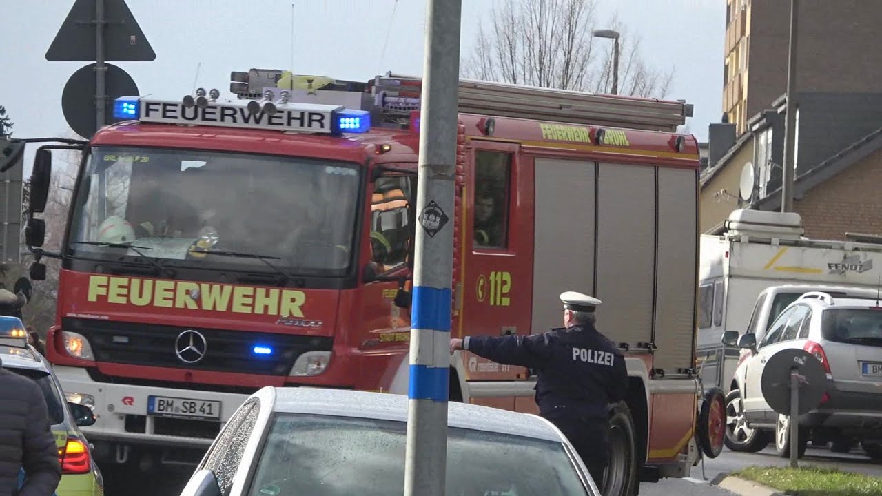 KdoW LDF + HLF 20-1 + LF 10-2 + MTF 3 FF Brühl bei Schulbrand in Wesseling