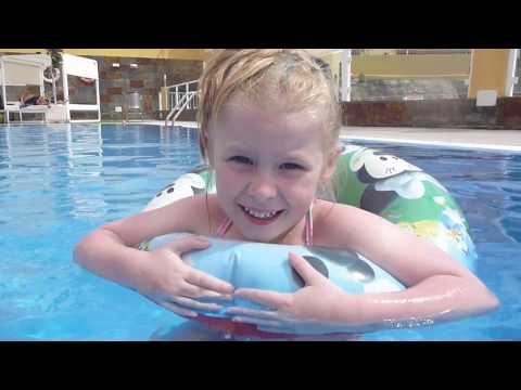 Oops.!  Jessica dropped camera to the swimming pool / Gran Canaria 2017