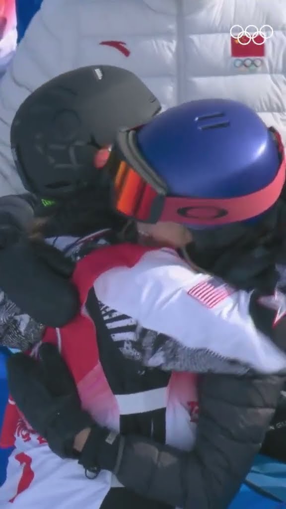 Chloe Kim ? Eileen Gu. Sharing a moment that’s #MoreThanSport at #Beijing2022. ❤️