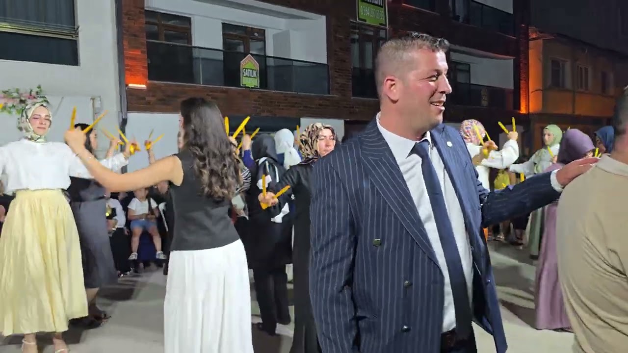 CEMİLE VE ALİ ÇİFTİMİZİN DÜĞÜNÜNDEN. MUTLULUKLAR DİLERİZ