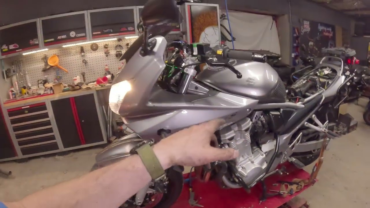 Suzuki Bandit GSF 650S wymiana opony,synchronizacja przepustnic,TPS....