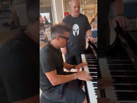 Video Eiffel 65 - Una Notte e Forse Mai Più (Piano Version)