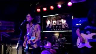 Video thumbnail of "เธอน่ารัก : Sick Child @TheRockPub"