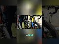 Cosa ci fa una sella da MTB su una bici da strada? 🤯 #shorts
