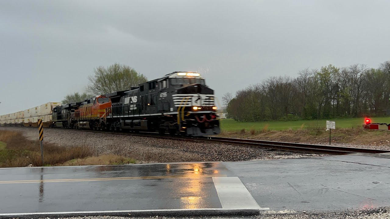 Brand New NS 4795 Lead’s the Z-AUGSBD Westbound Intermodal Train in ...
