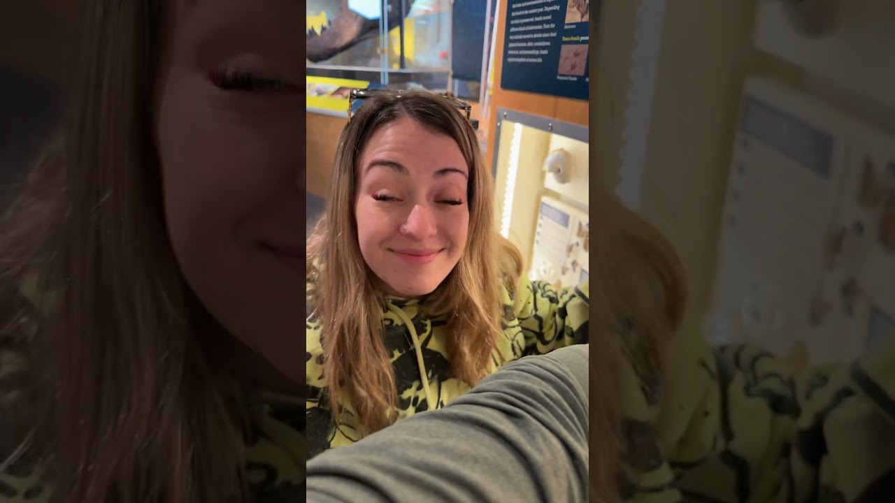 Не могу поверить, что она до него дотронулась 😂😂