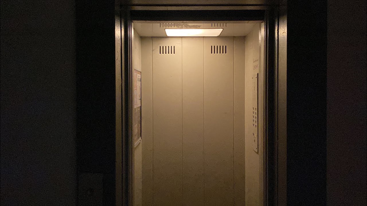 (036.0/2300) Лифт КМЗ 2006 г. / Ломоносова 114/31 п3