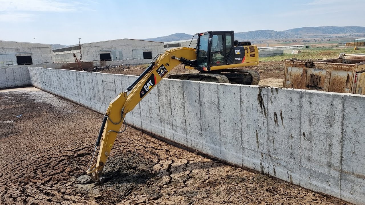 Derin Çukurdan Kamyonlara Gübre Nasıl Yüklenir