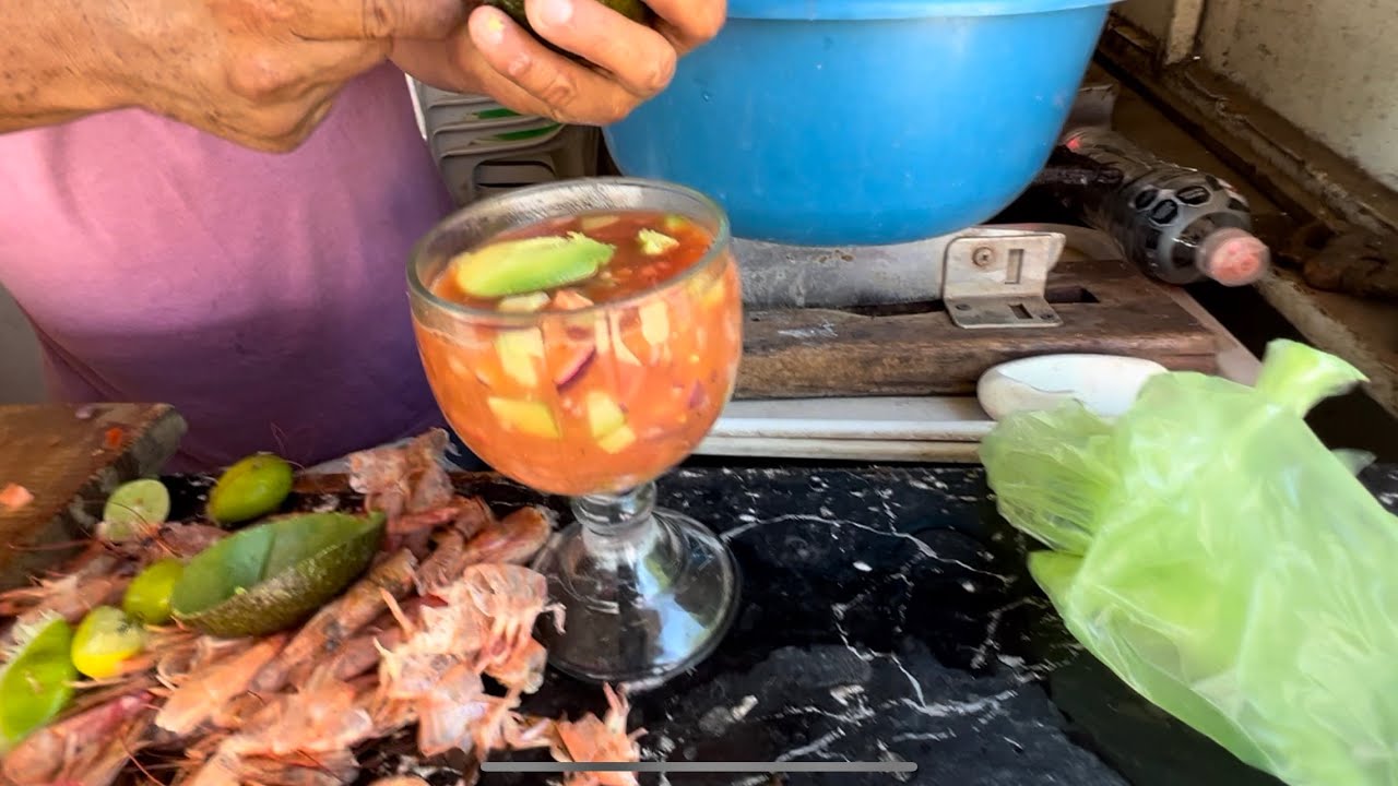 Así preparamos un coctel de camarón de la temporada 2023 estilo mariskero