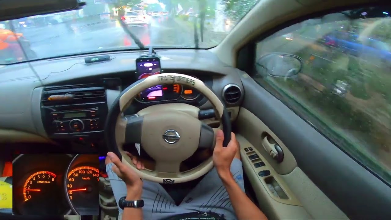 Kesan Pertama Saat Hujan - Nissan Grand Livina XV 2010 - Kedap, Senyap, Empuk dan Nyaman