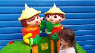 Family Fun Playground Park / Bill & Ben kids Token Ride