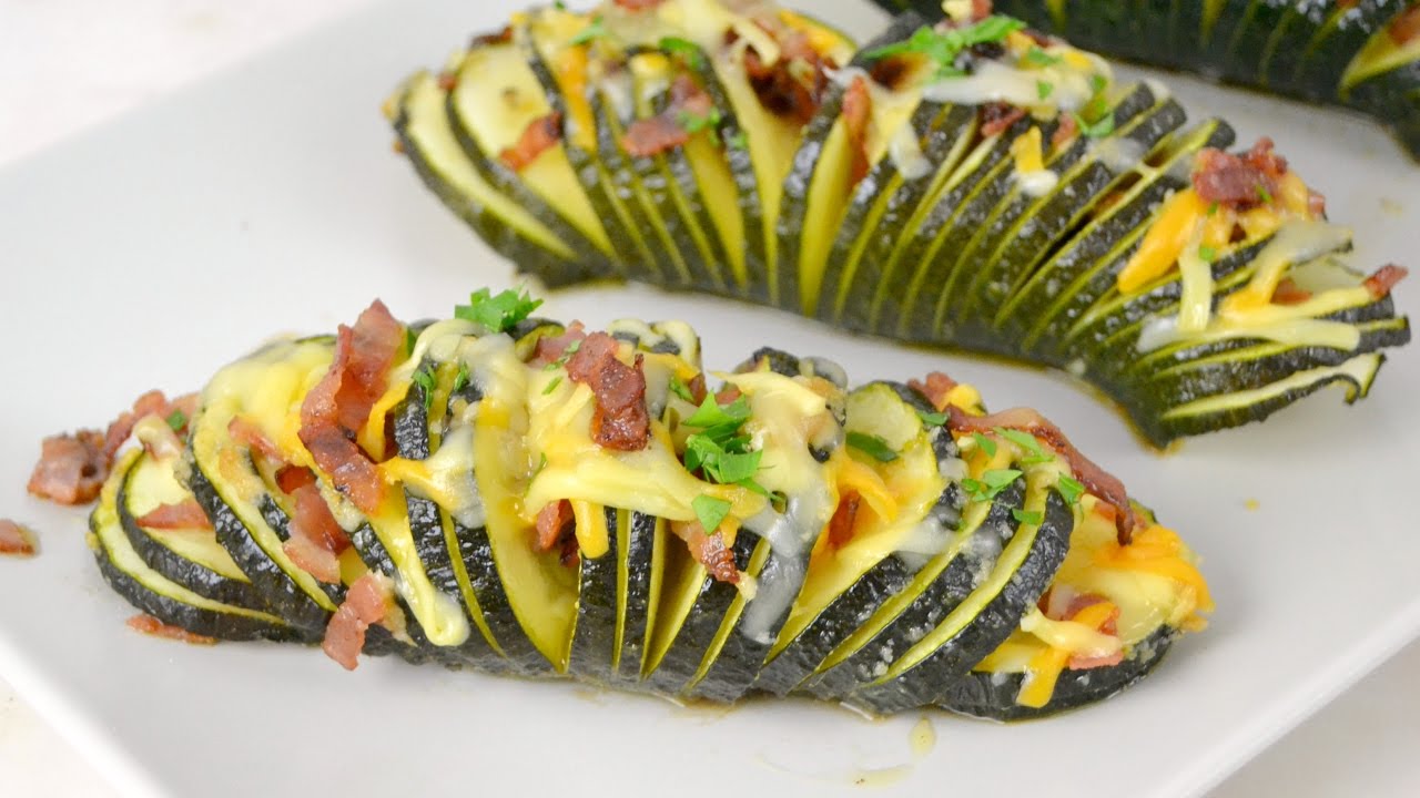 Calabacines hasselback con queso y bacon ¡Fáciles y deliciosos!
