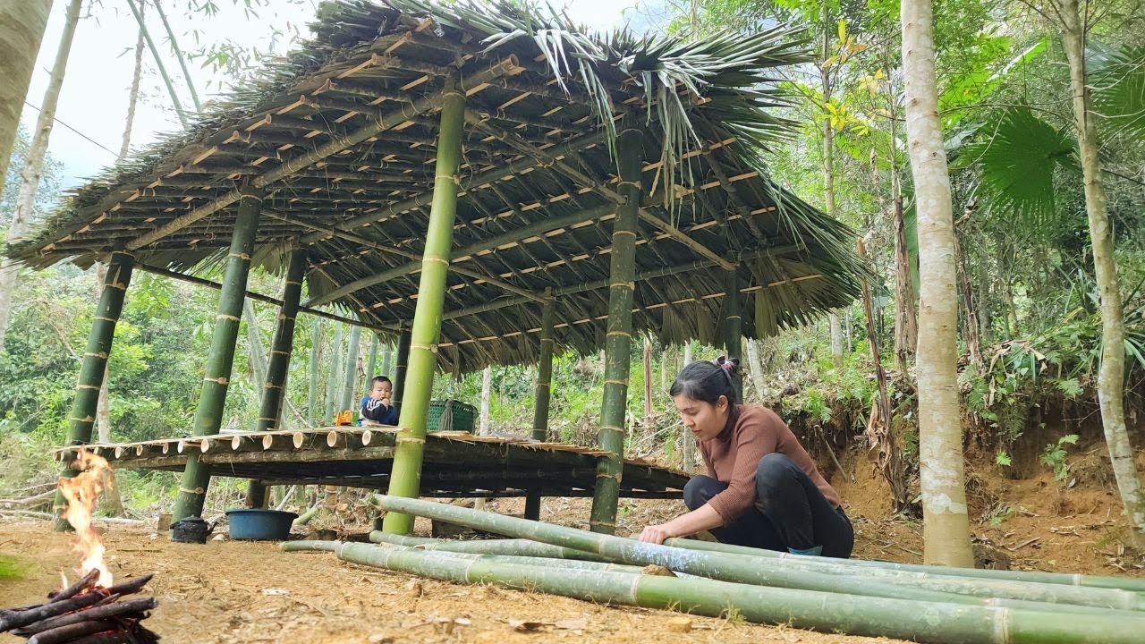 A Single Mother Builds Her Own Bamboo House and Furniture, Unexpectedly Changing Her Life