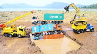 Accident Dumper Tipper Truck Ashok Leyland Pulling Out JCB 3dx Crane Machine ? Volvo Truck | CS Toy