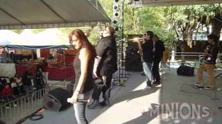 MINIONS BAILANDO SKA- CABARETERA