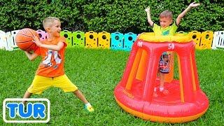 Vlad ve Nikita dışarıda oyun oynuyor ve bebek uyanıyor.