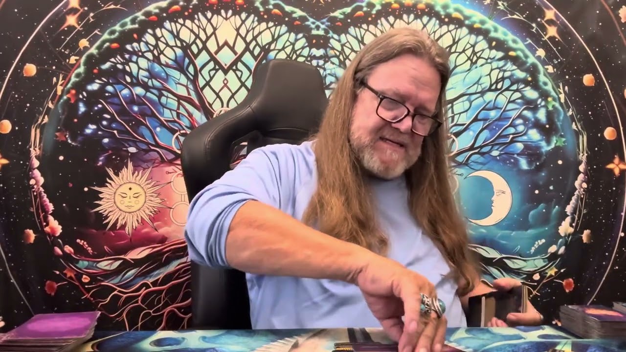 #PISCES, Sept 2025 Brings Big Changes! A New Love? 🤗 A New You! 😎 flowing! (Twinflame or Soulmate)