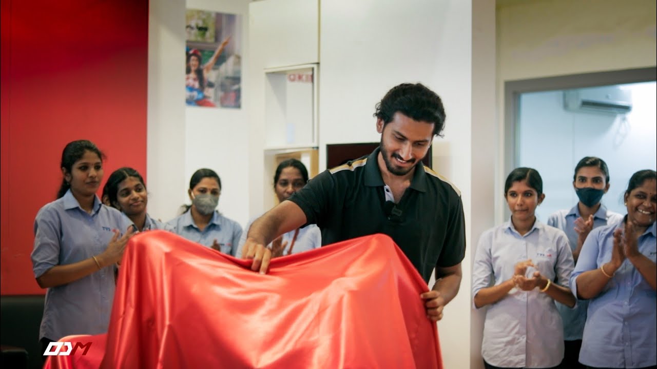 tvs sport showroom price