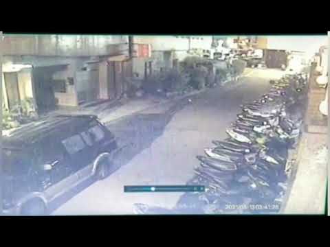 即時影音｜縱火燒車畫面曝光！ 台中19輛汽機車燒毀波及民宅－大台中新聞